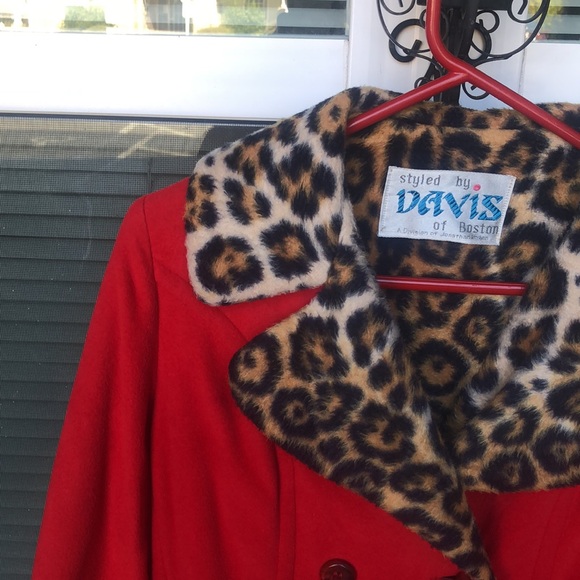 Stylish Red Doubled Breasted Pea Coat with Leopard Trim - Picture 3 of 16